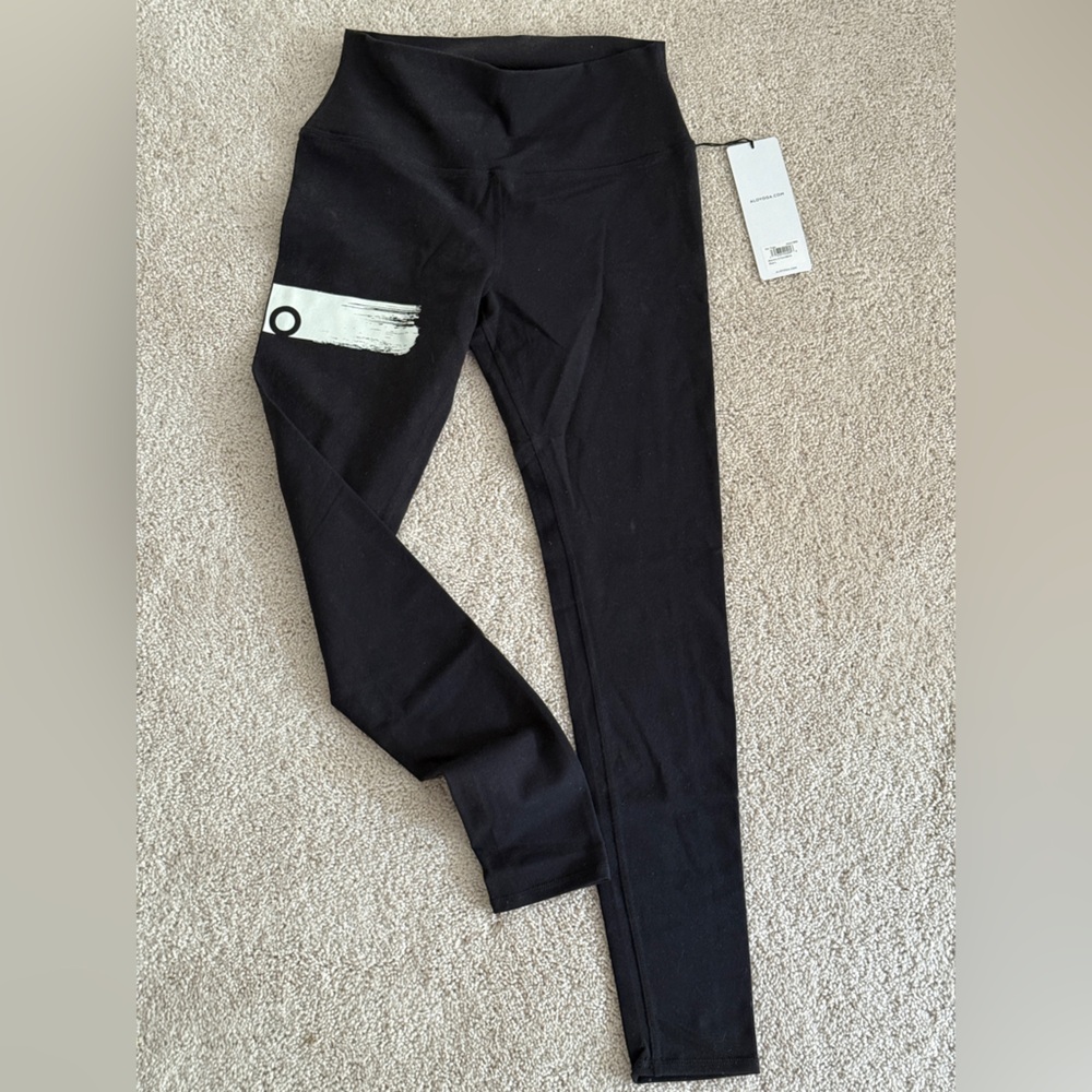ALO Yoga Black Leggings with White Detail